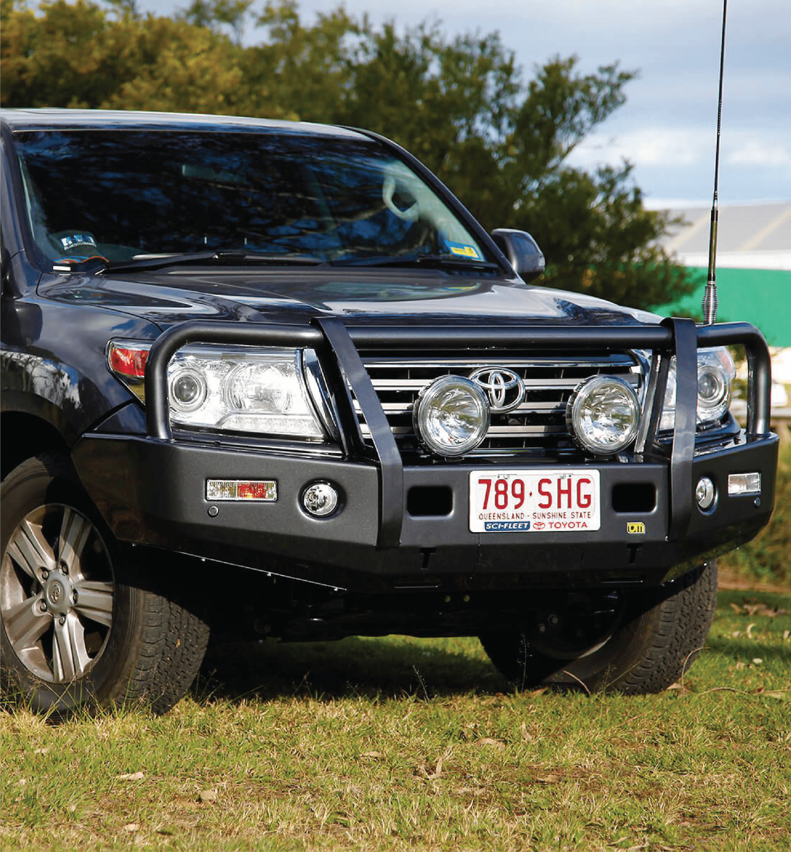 Toyota land cruiser 200 online series nudge bar